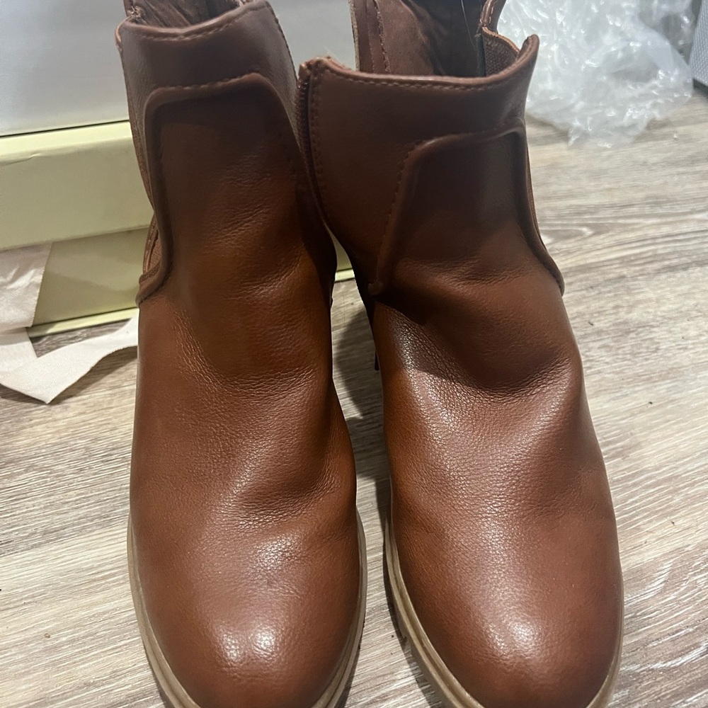 Beartrap Chelsea Bootie - Picture 6 of 6